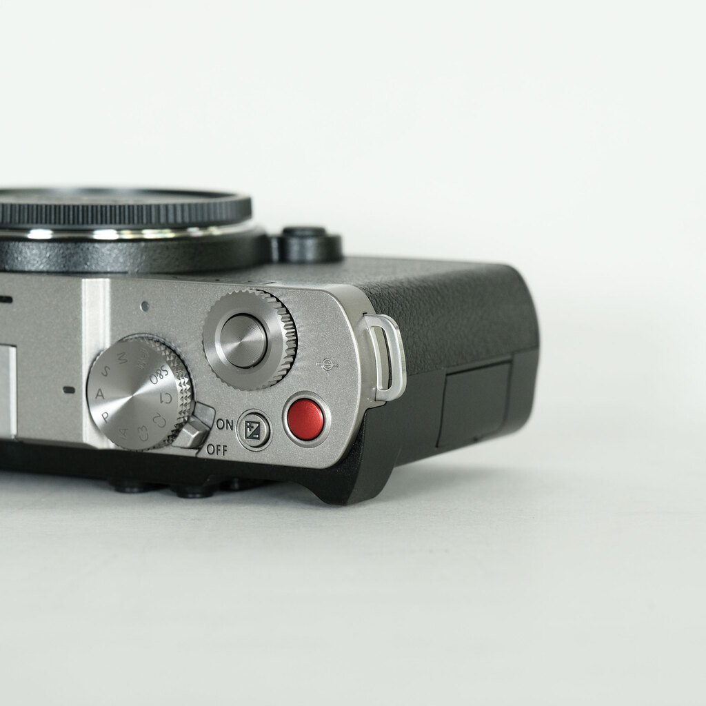 Panasonic LUMIX DC-S9