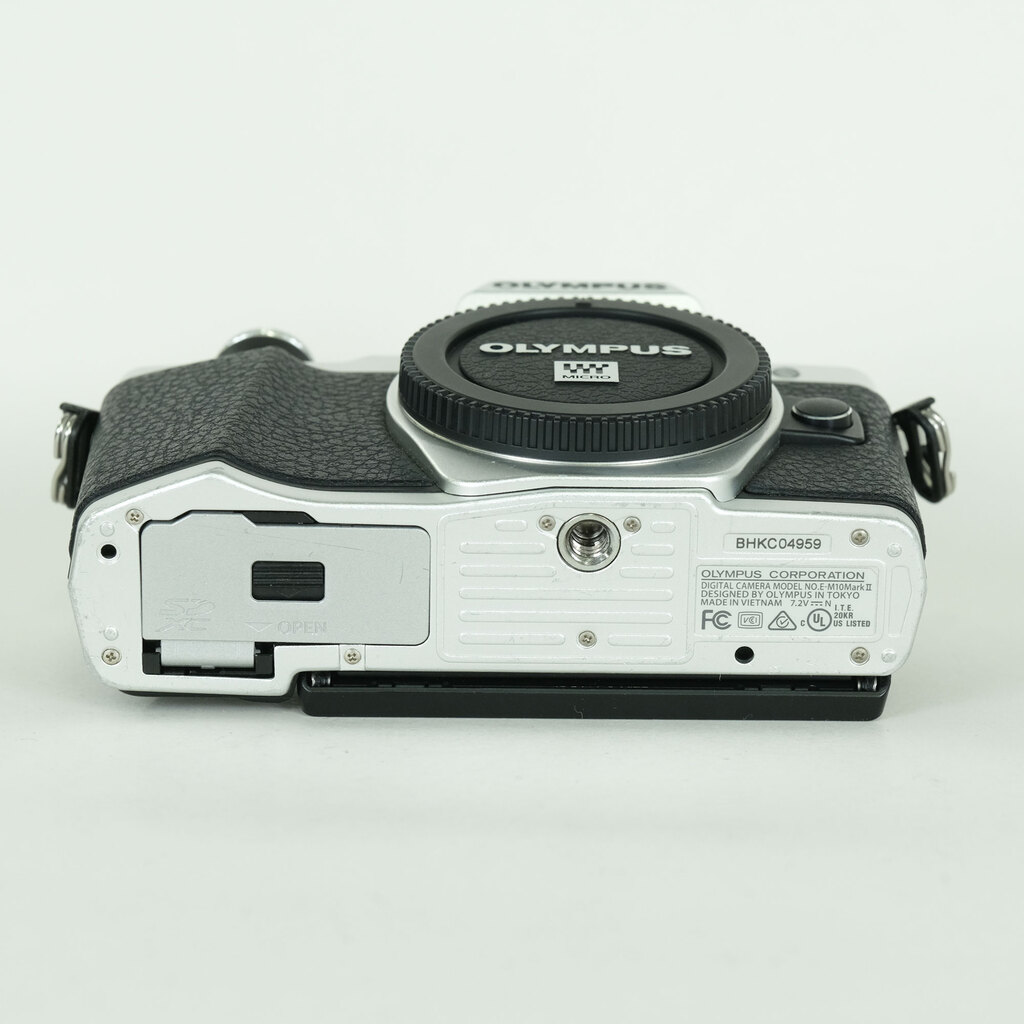 OLYMPUS OM-D E-M10 Mark II