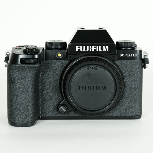 FUJIFILM X-S10