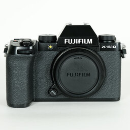 FUJIFILM X-S10