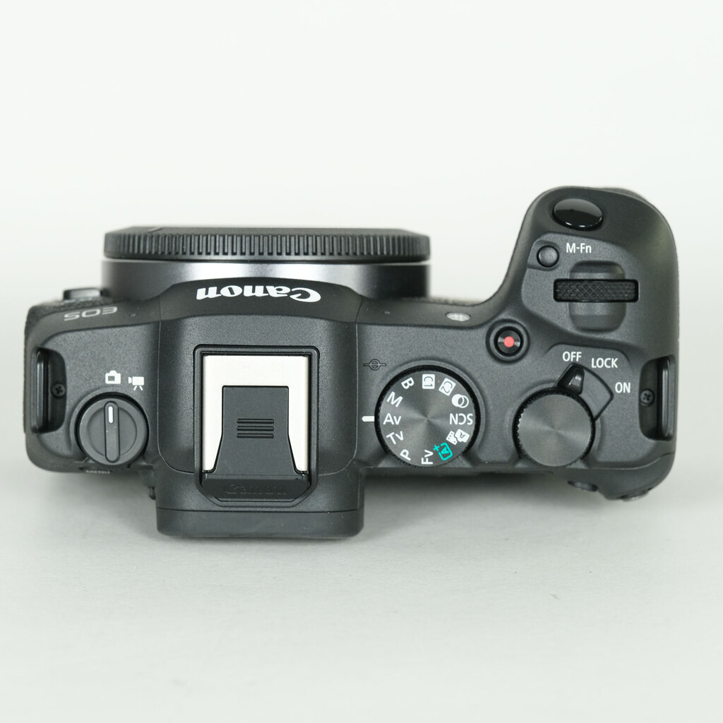 Canon EOS R8 Canon EOS R8