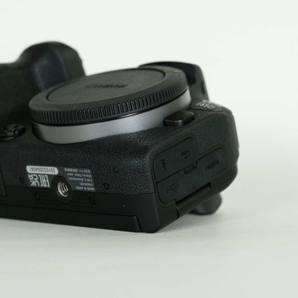 Canon EOS R10