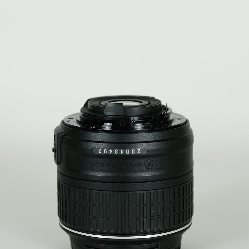 Nikon AF-S DX NIKKOR 18-55mm f3.5-5.6G VR II