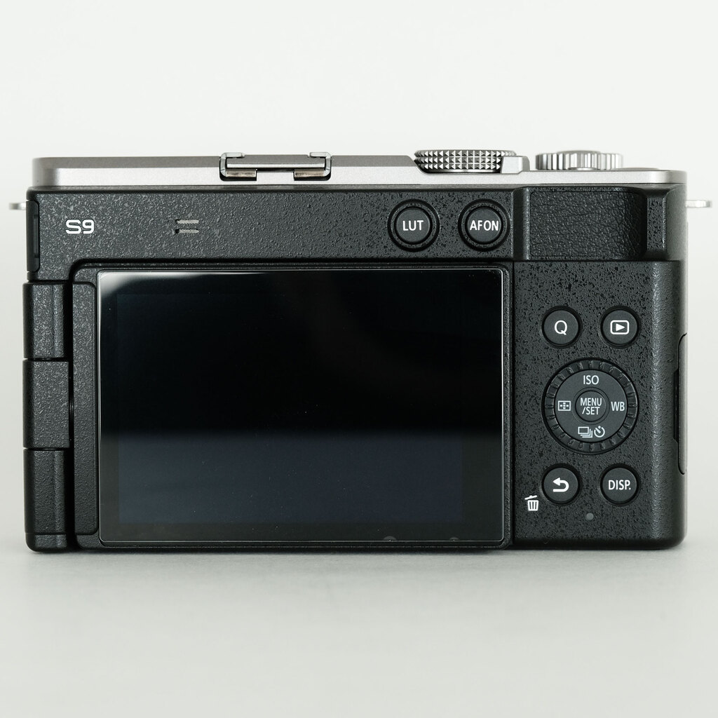 Panasonic LUMIX DC-S9