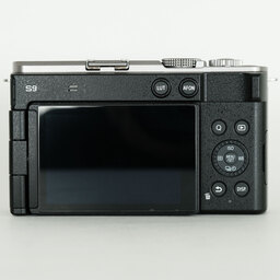Panasonic LUMIX DC-S9