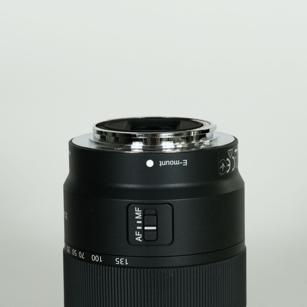 SONY E 18-135mm F3.5-5.6 OSS SEL18135