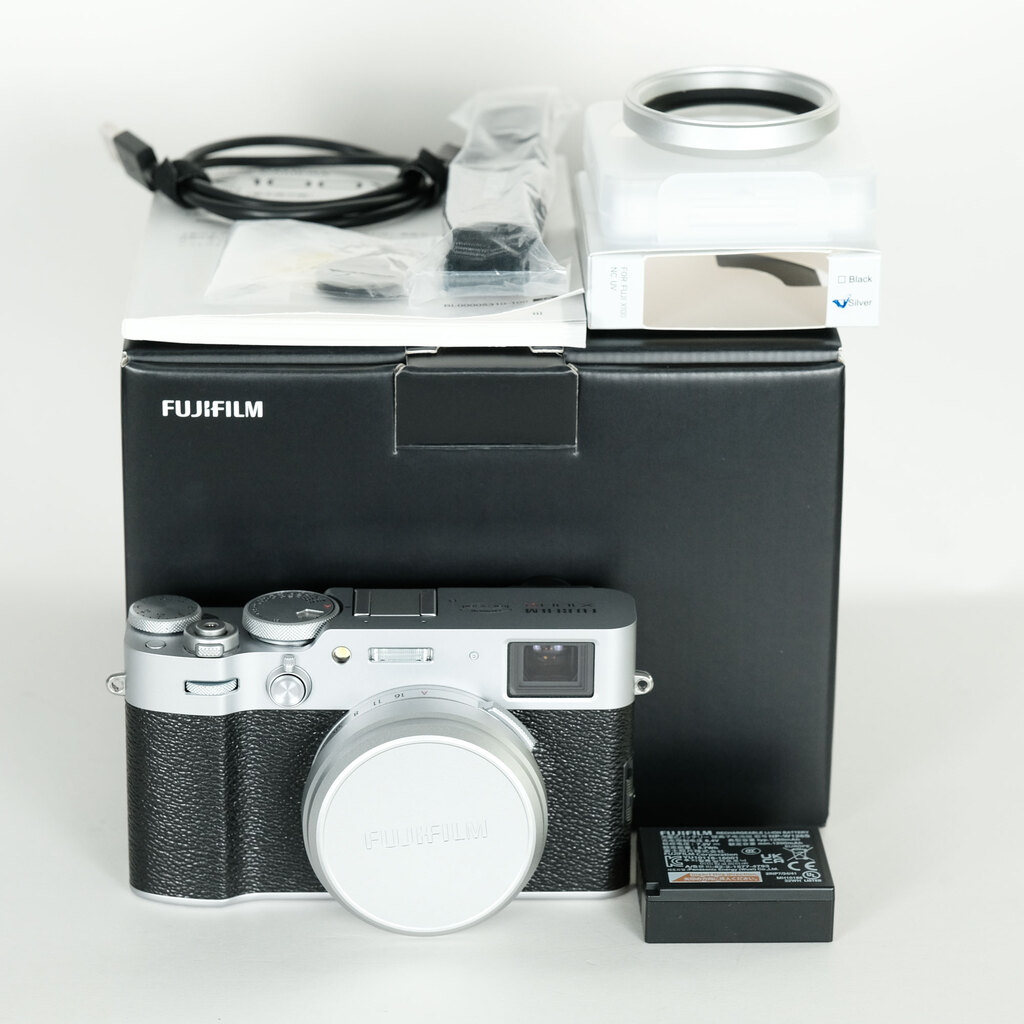 FUJIFILM X100VIの出品 | ONE SCENE（ワンシーン）