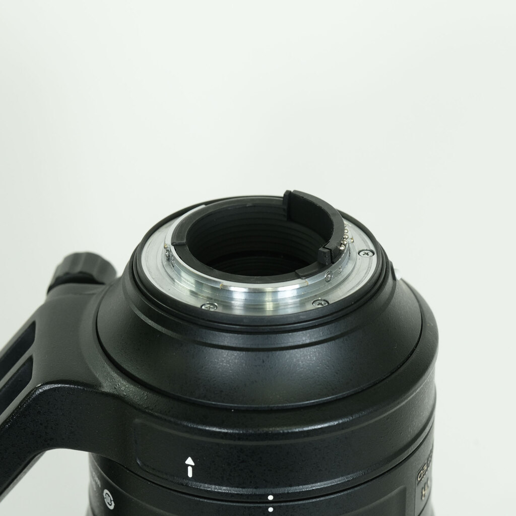 Nikon AF-S NIKKOR 200-500mm f/5.6E ED VR Nikon AF-S NIKKOR 200-500mm f/5.6E ED VR