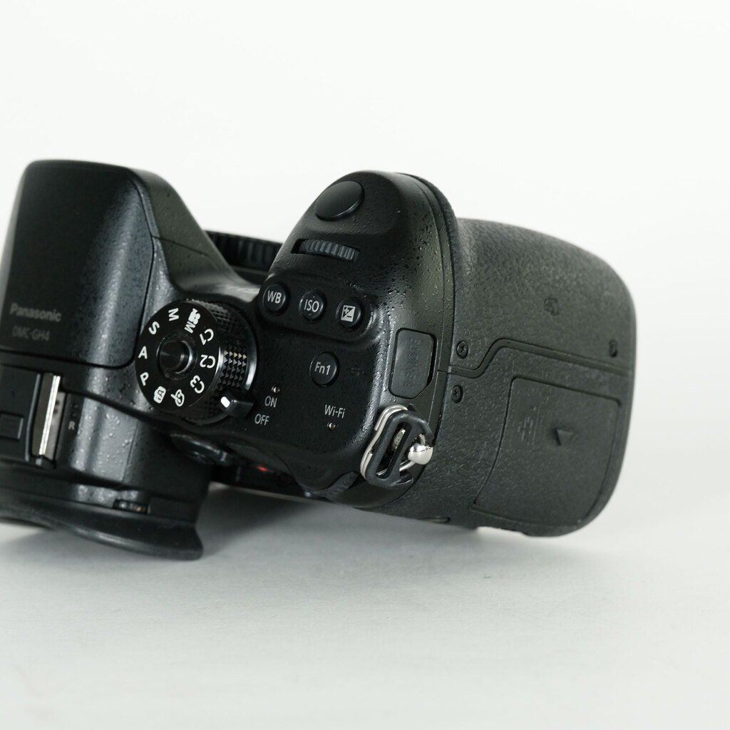Panasonic LUMIX DMC-GH4
