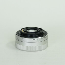 Panasonic LUMIX G VARIO 12-32mm / F3.5-5.6 ASPH. / MEGA O.I.S.