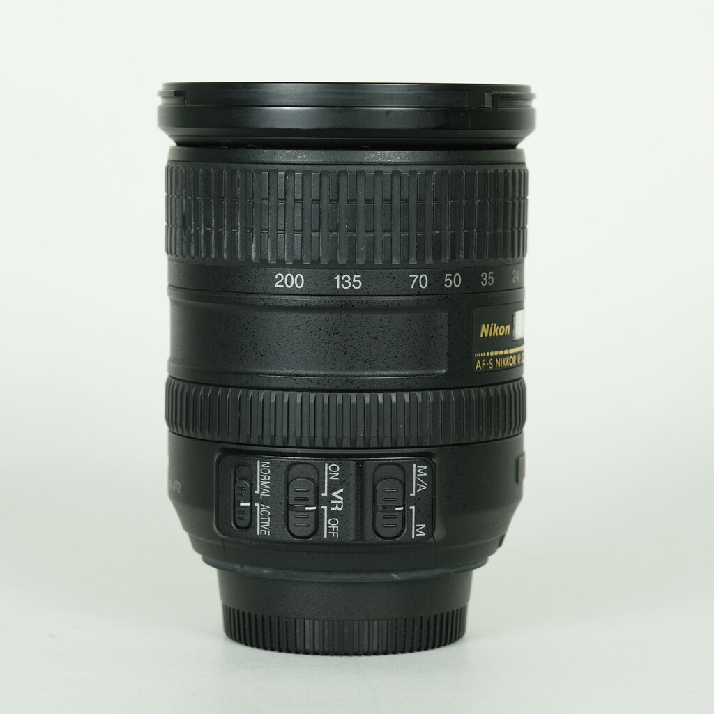 Nikon AF-S DX VR Zoom-Nikkor 18-200mm F3.5-5.6G IF-ED