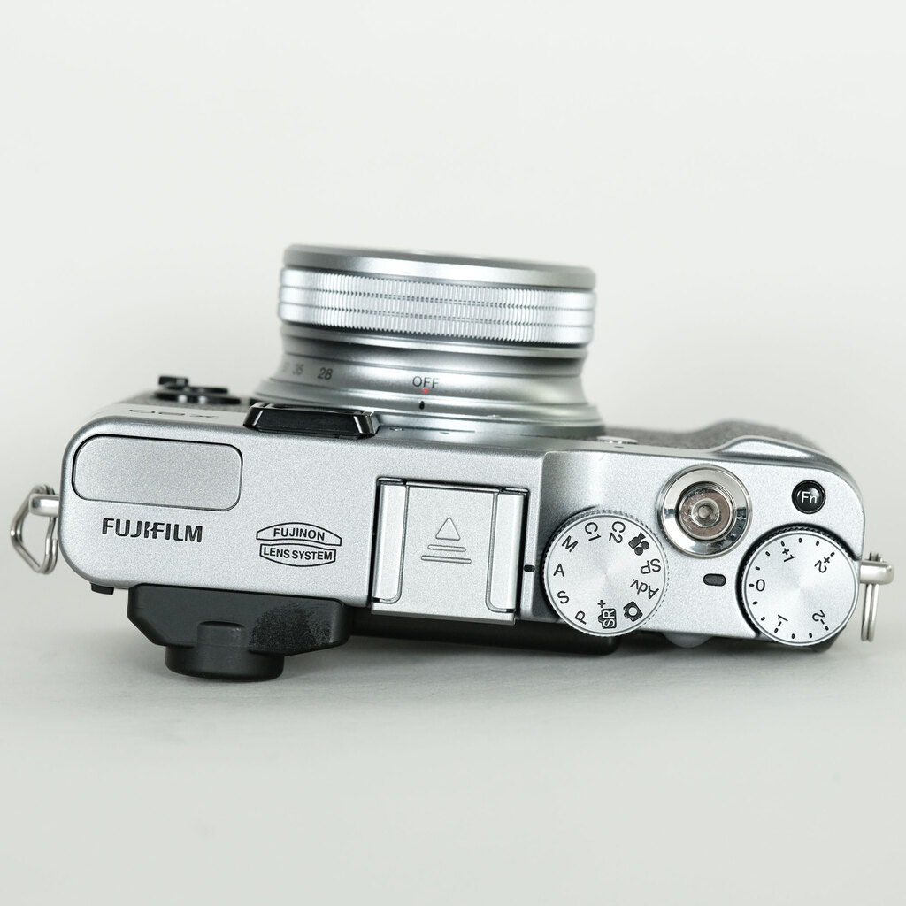 FUJIFILM X20 シルバーの出品 | ONE SCENE（ワンシーン）