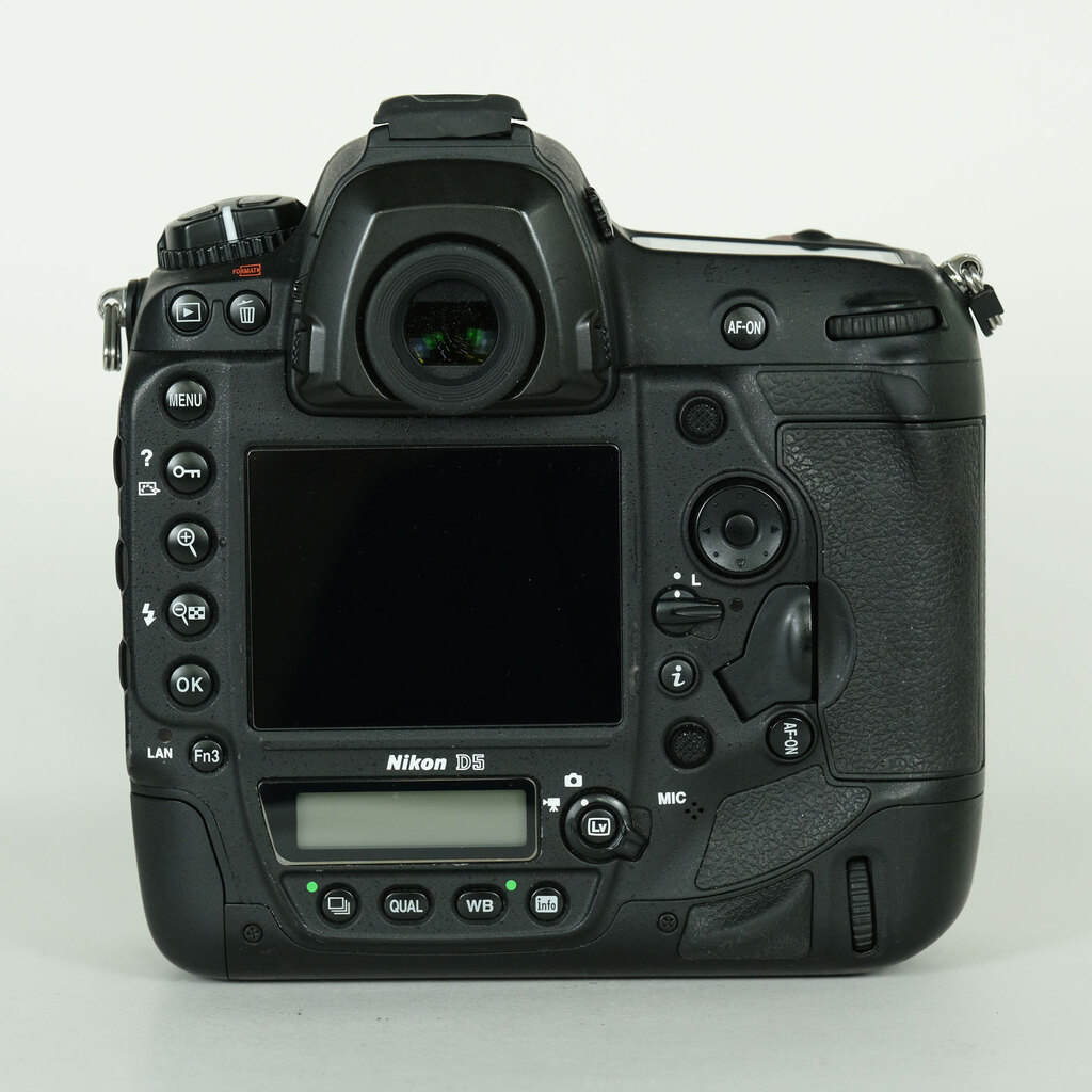 Nikon D5