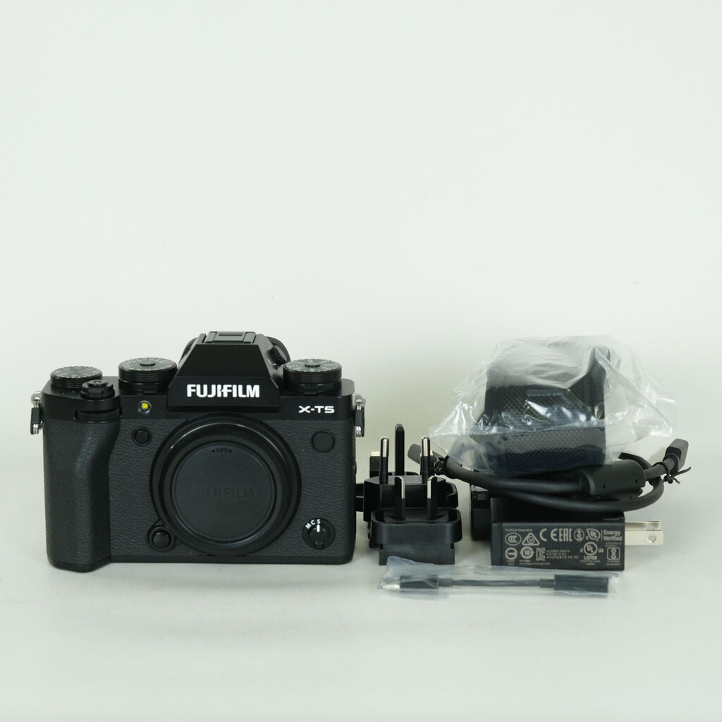 FUJIFILM X-T5