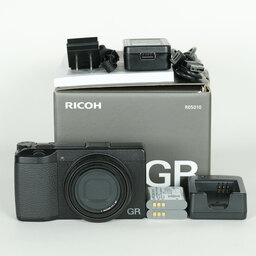 RICOH GR IIIx RICOH GR IIIx