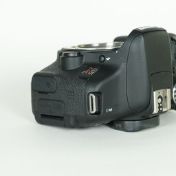 Canon EOS Kiss X8i Canon EOS Kiss X8i