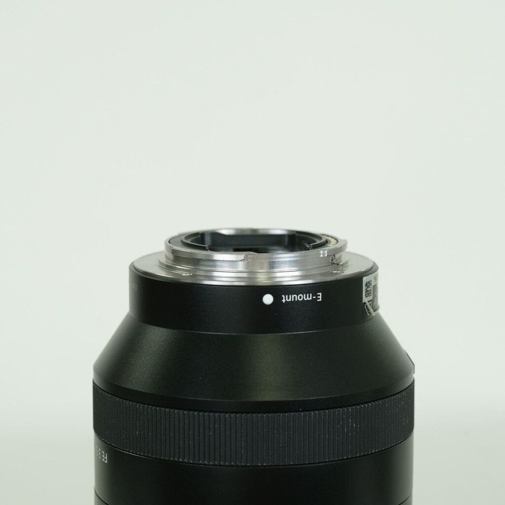 SONY FE 24-240mm F3.5-6.3 OSS SEL24240