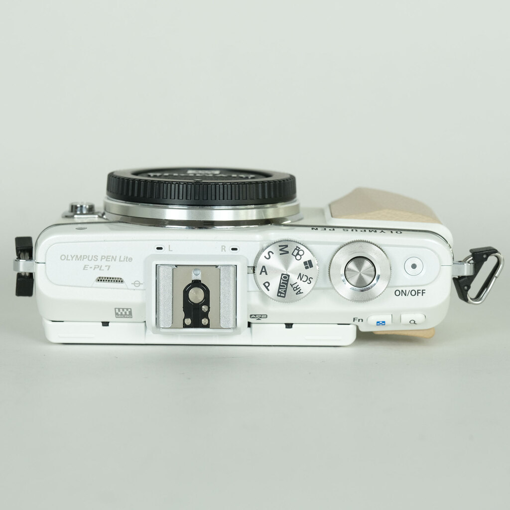 OLYMPUS PEN Lite E-PL7 ボディ ホワイト OLYMPUS PEN Lite E-PL7 ボディ ホワイト