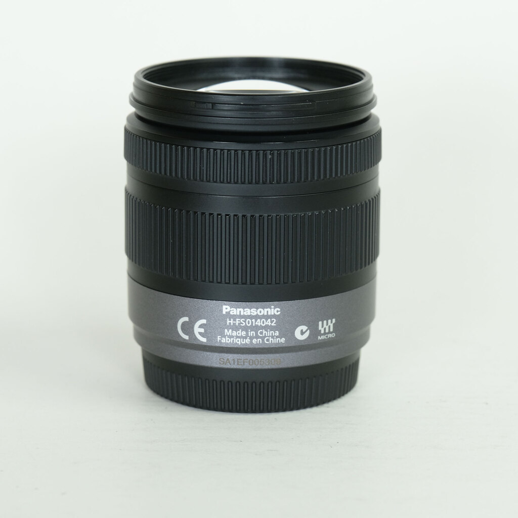 Panasonic LUMIX G 14-42mm F3.5-5.6 ASPH. MEGA O.I.S. H-FS014042