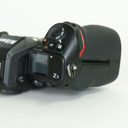 Nikon Z8