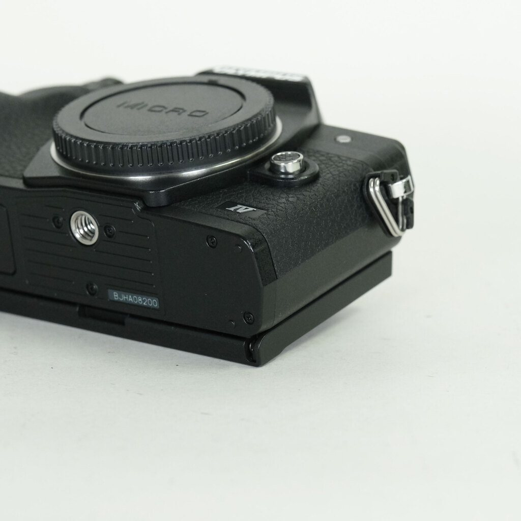 OLYMPUS OM-D E-M10 Mark IV