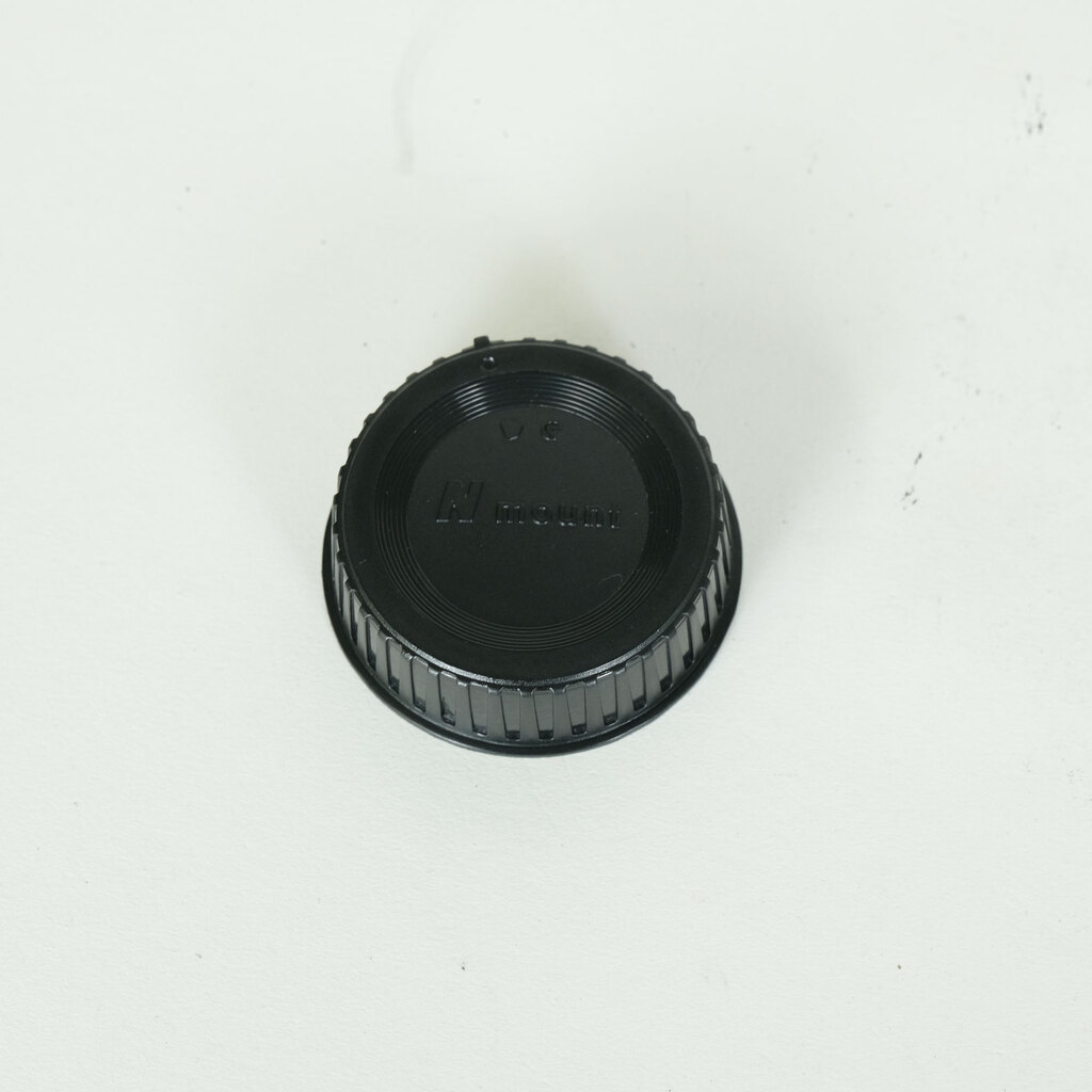 Nikon AF-S DX NIKKOR 16-85mm F3.5-5.6G ED VR Nikon AF-S DX NIKKOR 16-85mm F3.5-5.6G ED VR