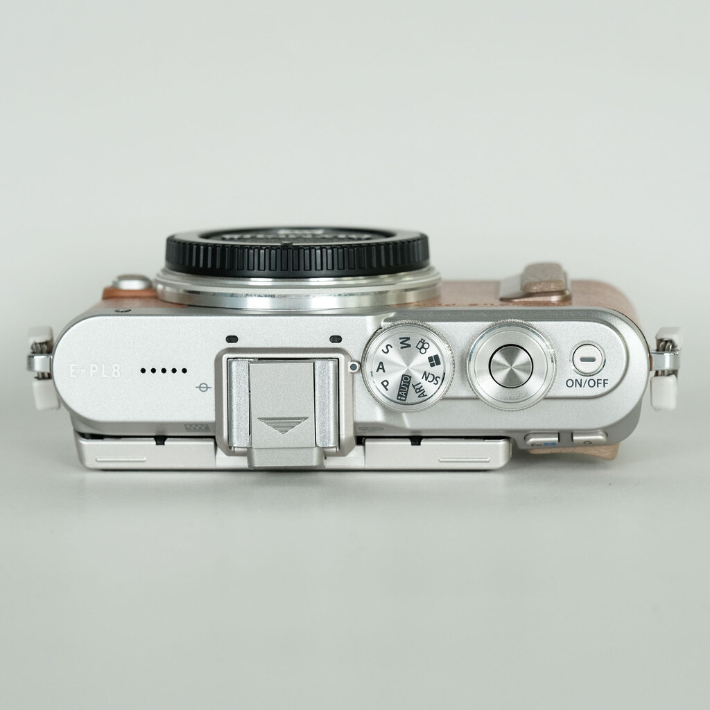 OLYMPUS PEN E-PL8 ボディ ブラウン