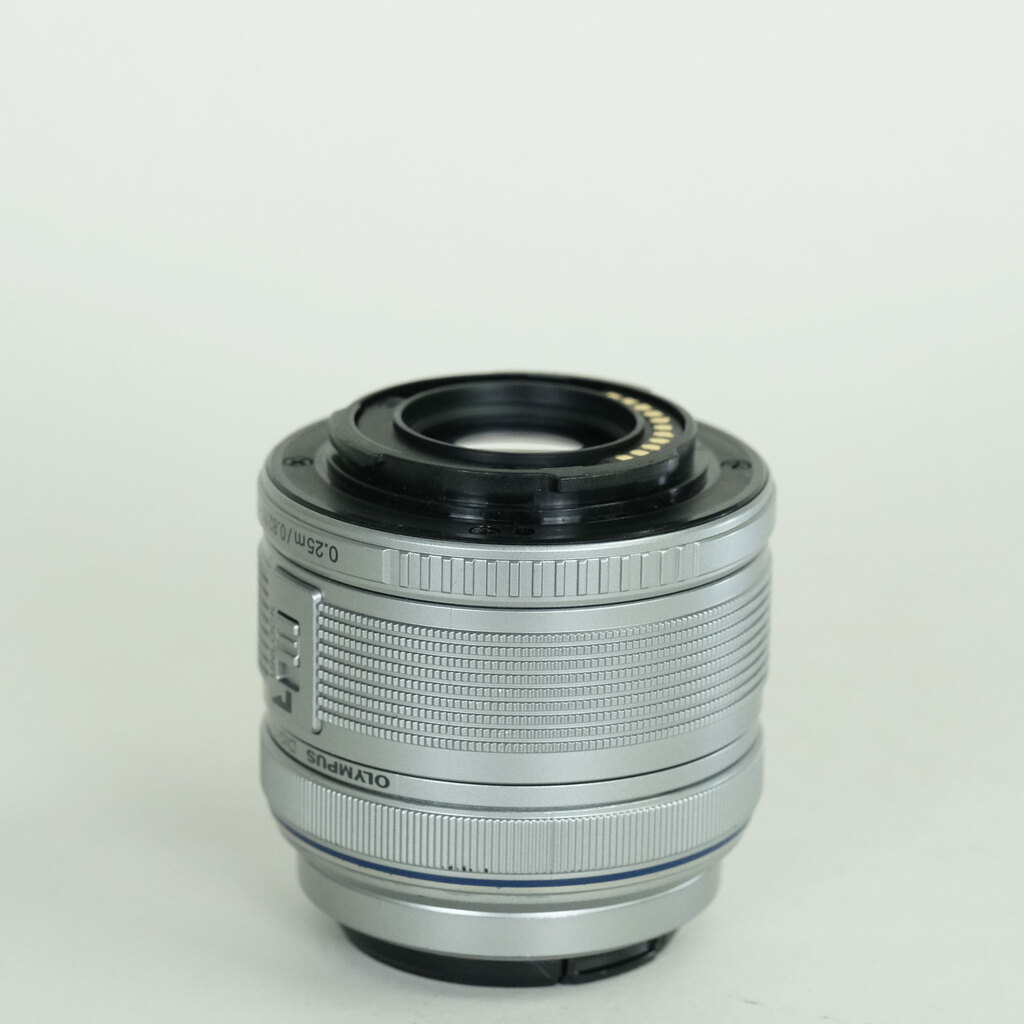 OLYMPUS M.ZUIKO DIGITAL 14-42mm F3.5-5.6IIR シルバー