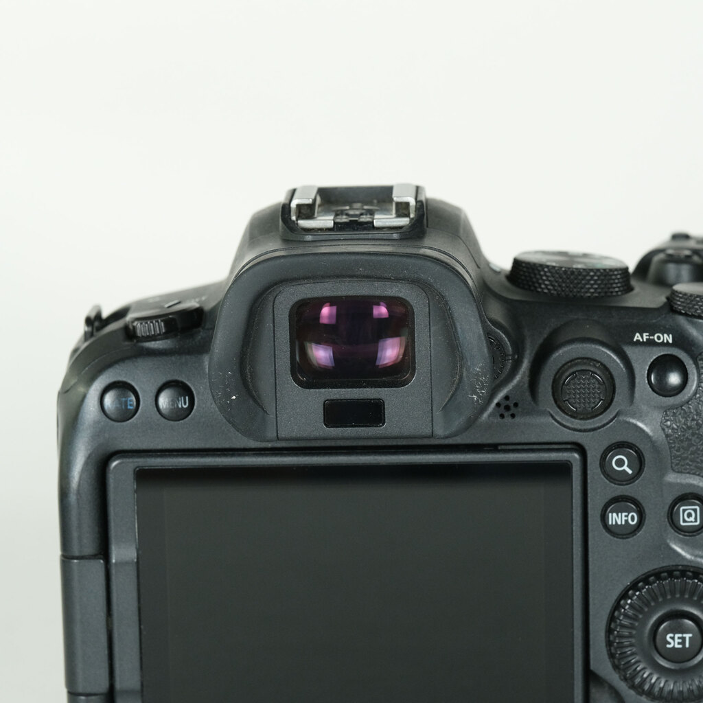 Canon EOS R6