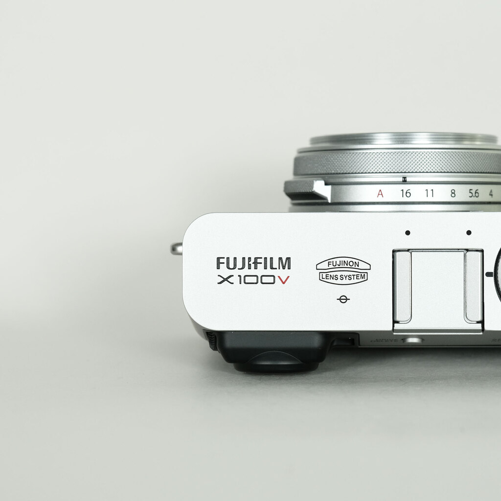 FUJIFILM X100V シルバー