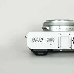 FUJIFILM X100V シルバー