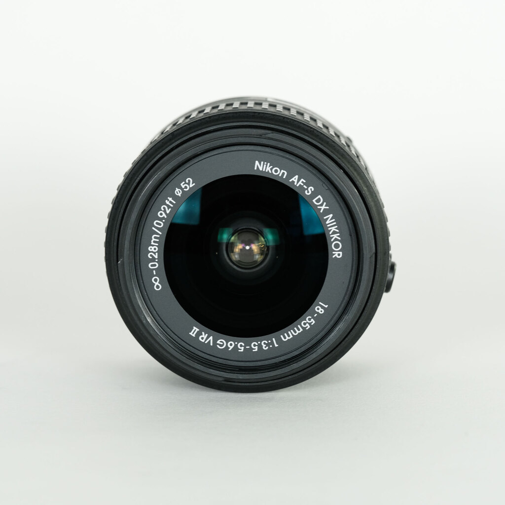 Nikon AF-S DX NIKKOR 18-55mm f3.5-5.6G VR II