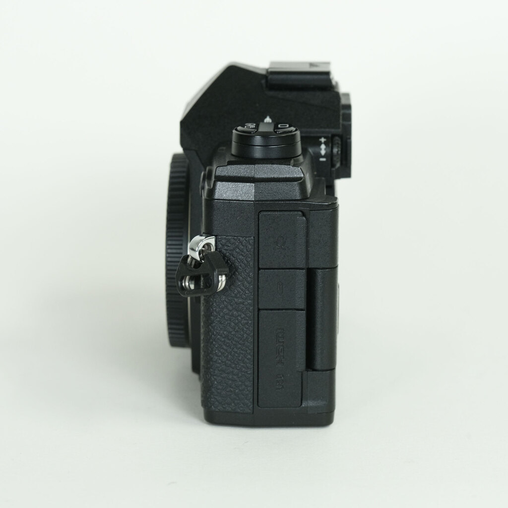 OLYMPUS OM-D E-M5 Mark III