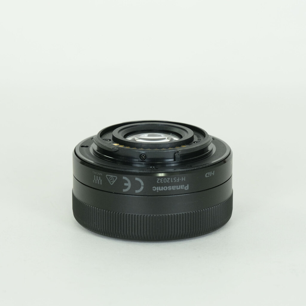 Panasonic LUMIX G VARIO 12-32mm / F3.5-5.6 ASPH. / MEGA O.I.S.
