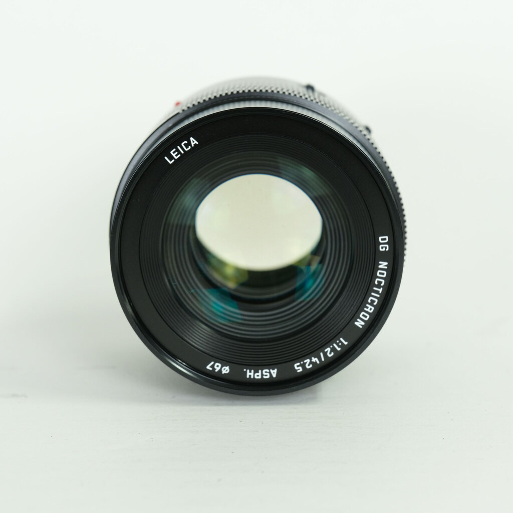 Panasonic LEICA DG NOCTICRON 42.5mm / F1.2 ASPH. / POWER O.I.S.