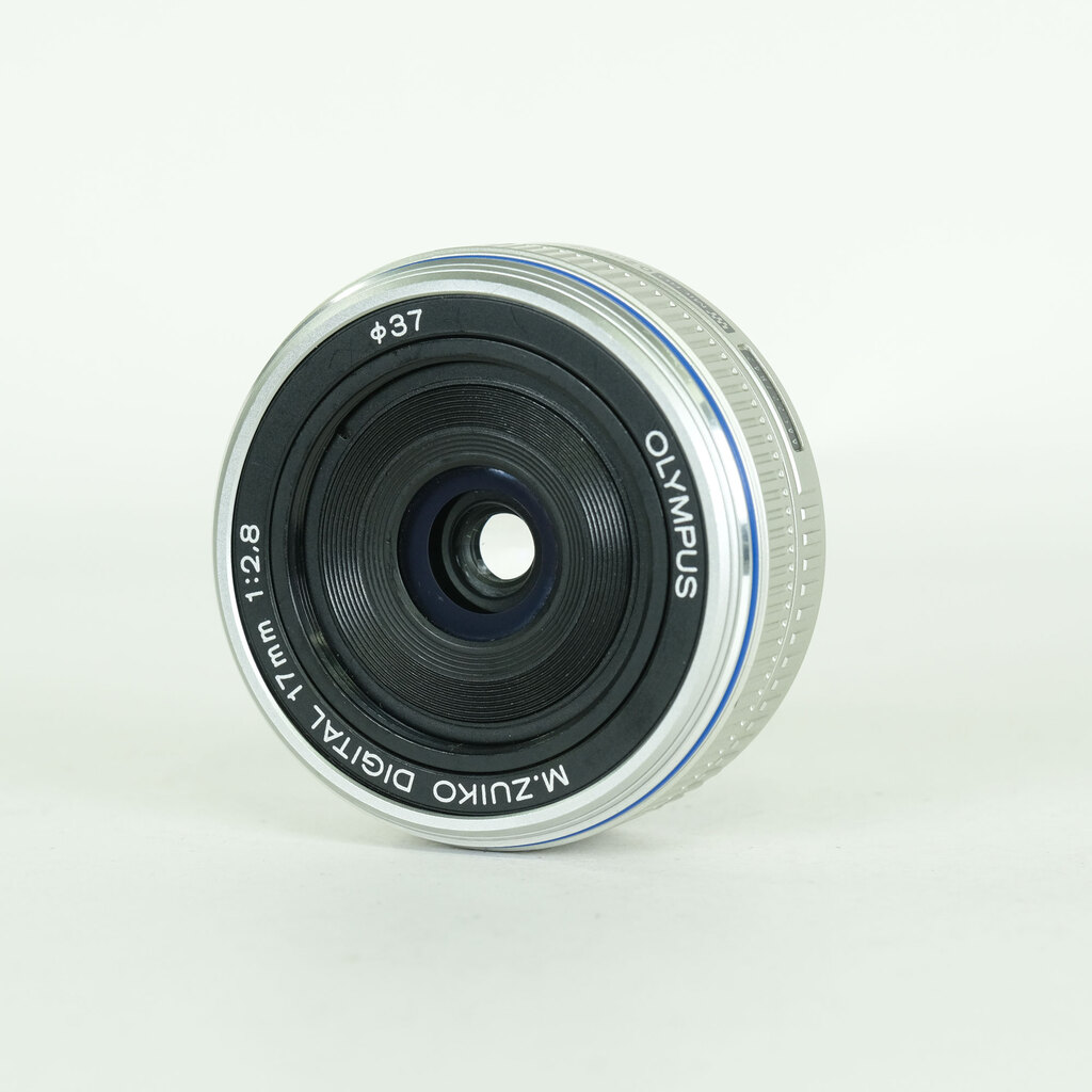 OLYMPUS M.ZUIKO DIGITAL 17mm F2.8 シルバー