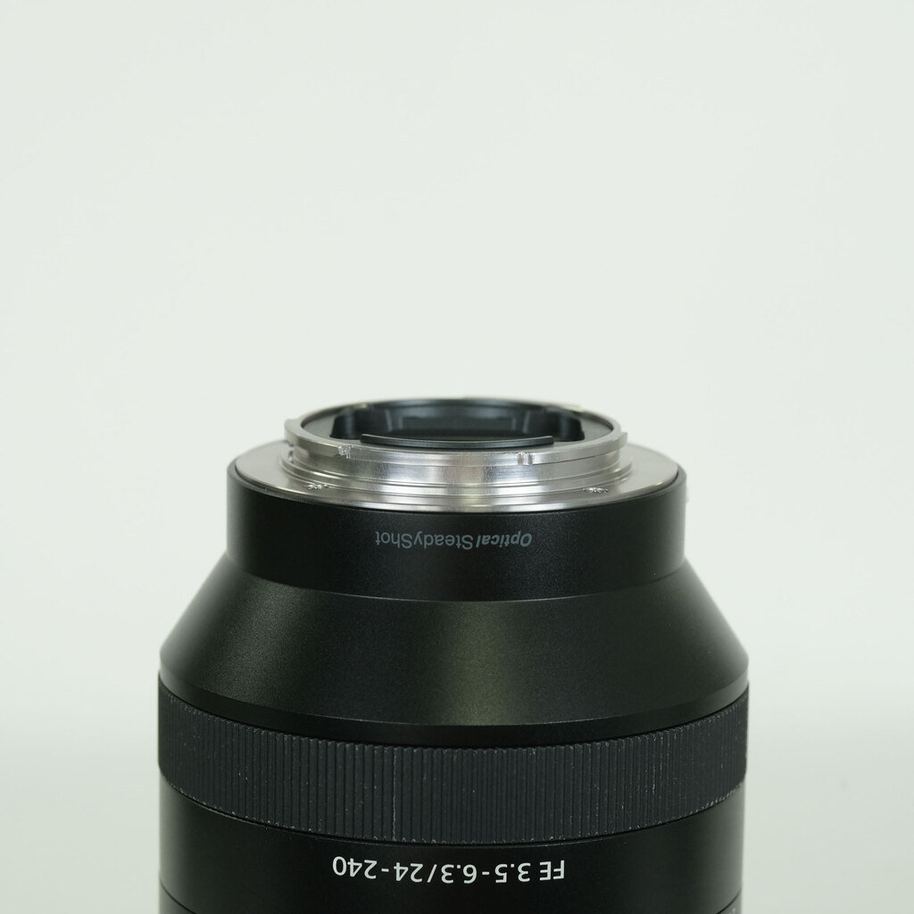 SONY FE 24-240mm F3.5-6.3 OSS SEL24240