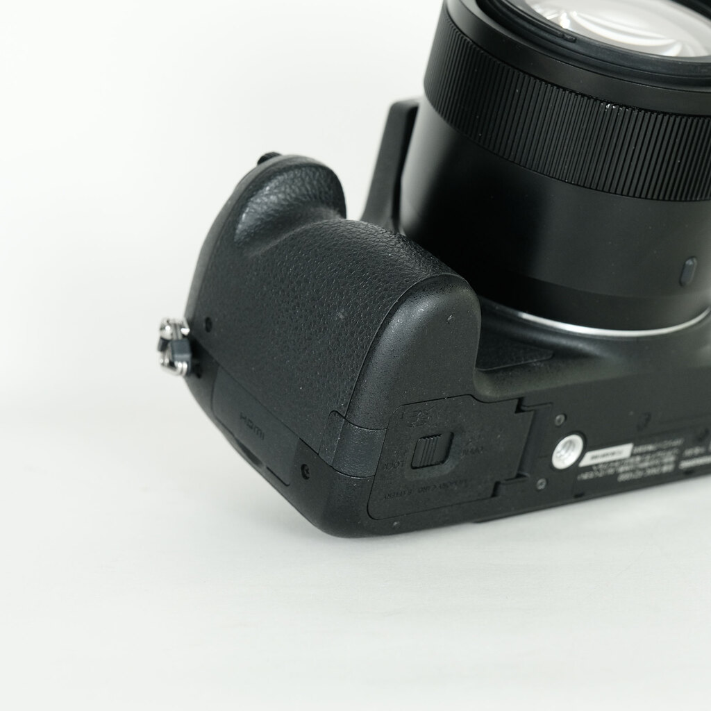 Panasonic LUMIX DMC-FZ1000