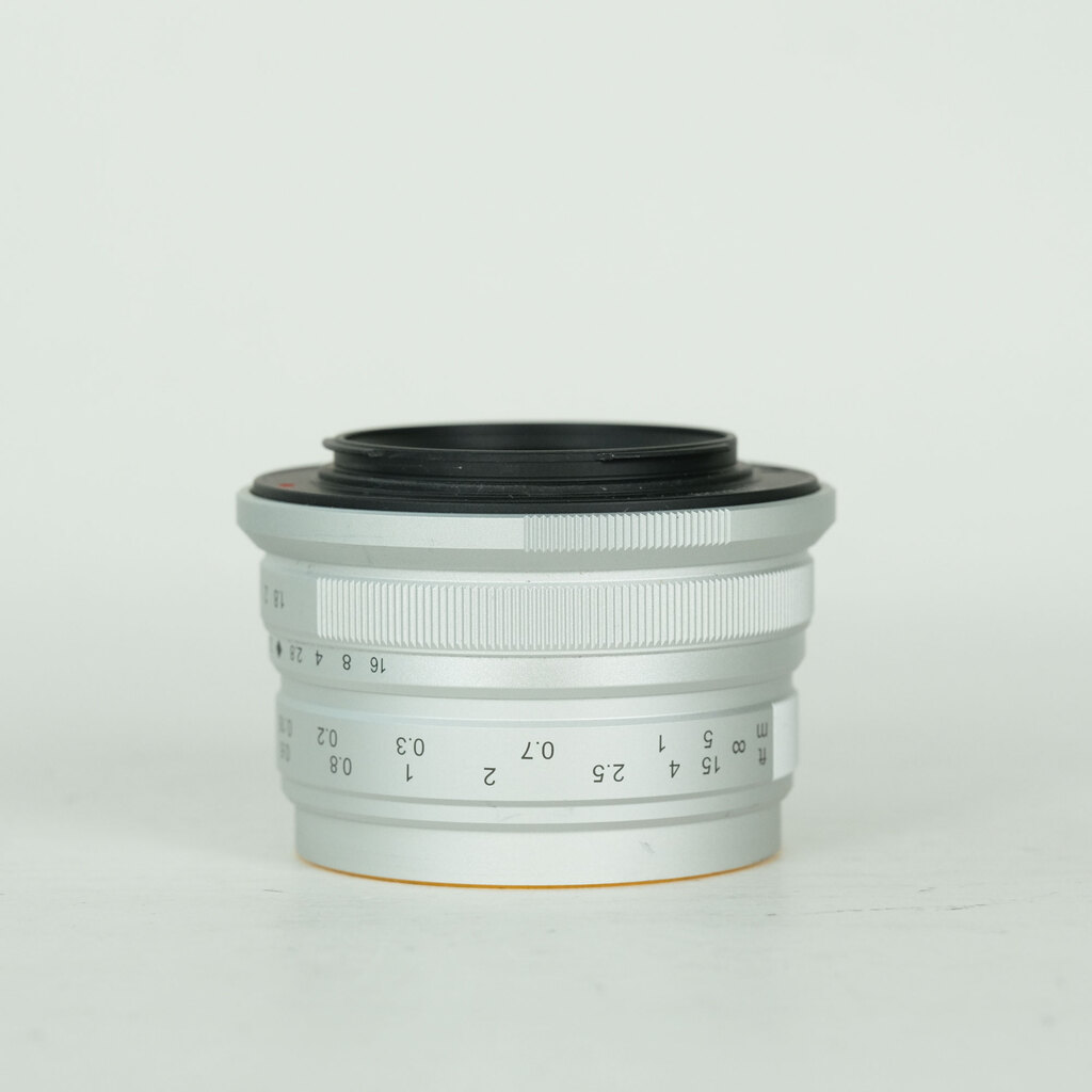 七工匠 7artisans 25mm F1.8 (フジフイルムX用) シルバーの出品 | ONE