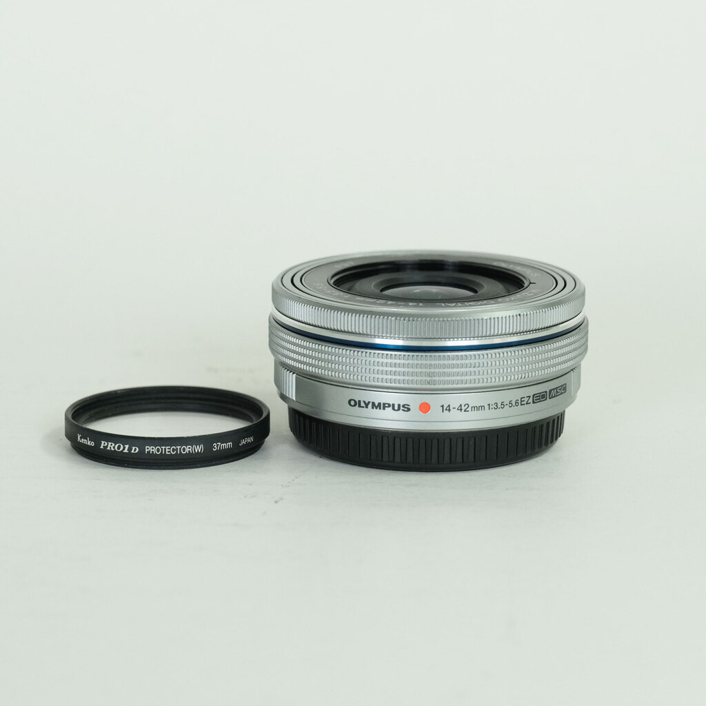 OLYMPUS M.ZUIKO DIGITAL ED 14-42mm F3.5-5.6 EZ シルバー