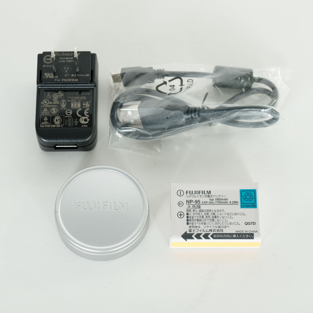 FUJIFILM X30 シルバー FUJIFILM X30 シルバー