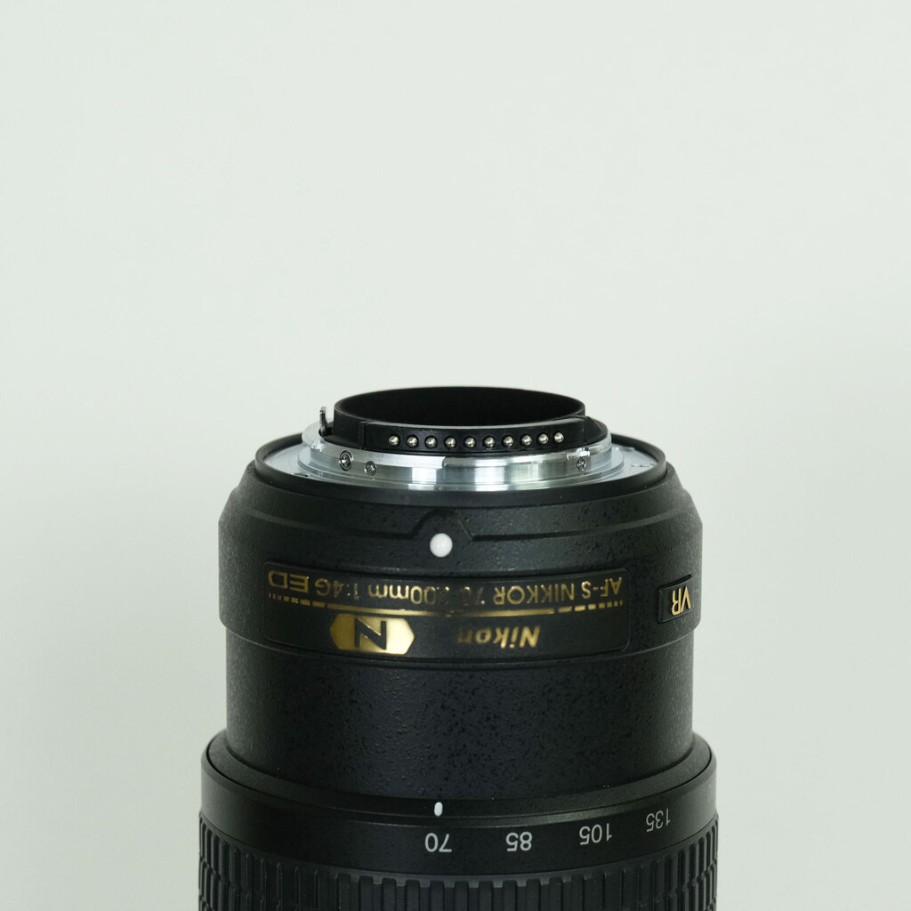 Nikon AF-S NIKKOR 70-200mm f/4G ED VR Nikon AF-S NIKKOR 70-200mm f/4G ED VR
