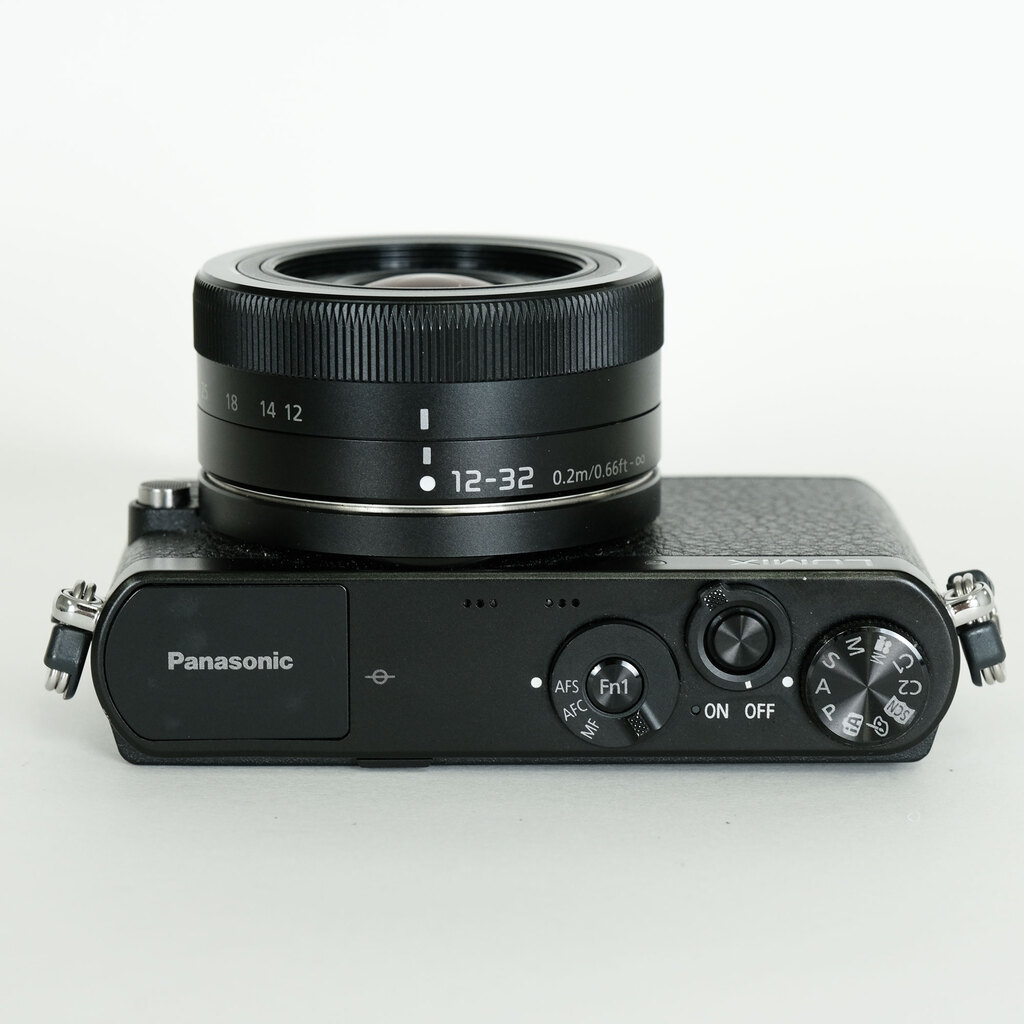 Panasonic LUMIX DMC-GM1Kレンズキット ブラック