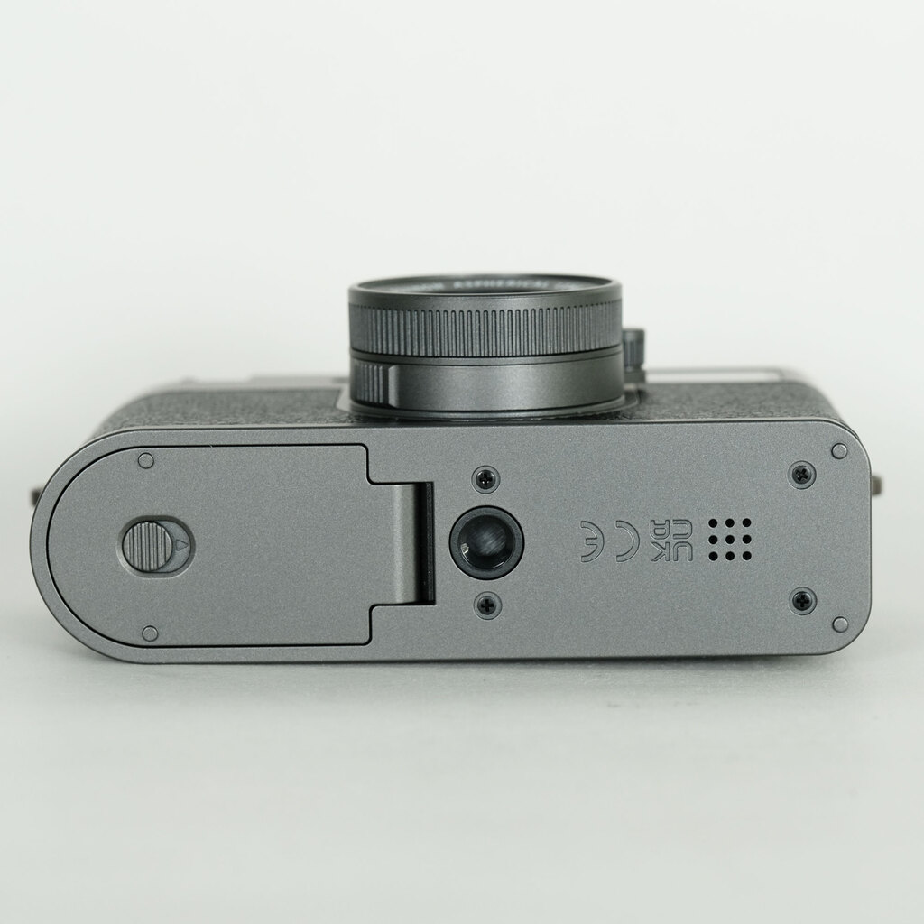 FUJIFILM X half X-HF1