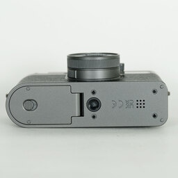 FUJIFILM X half X-HF1