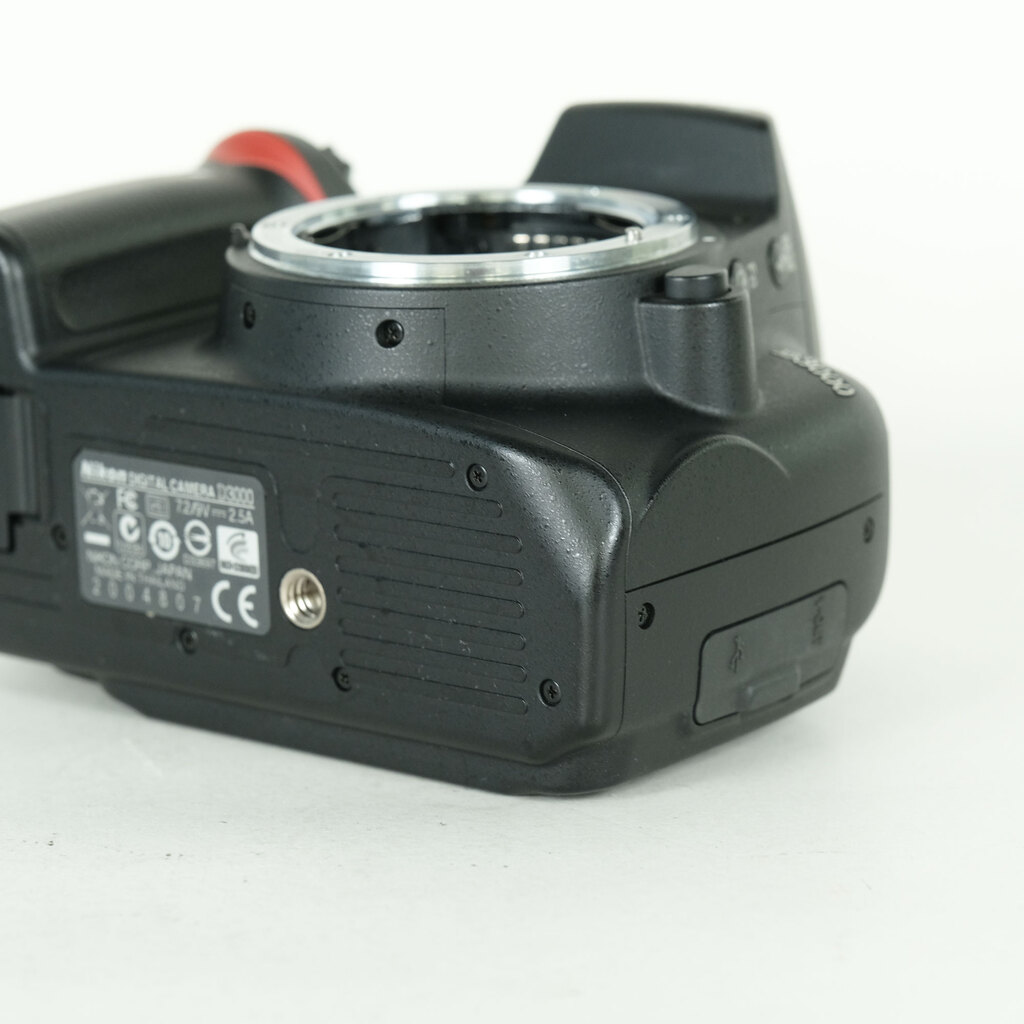 ★美品★Nikon ニコン D3000 ボディ #22742 Nikon D3000 ボディの出品 | ONE SCENE（ワンシーン）