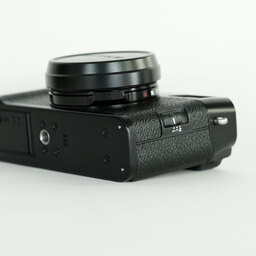 FUJIFILM X100F ブラック