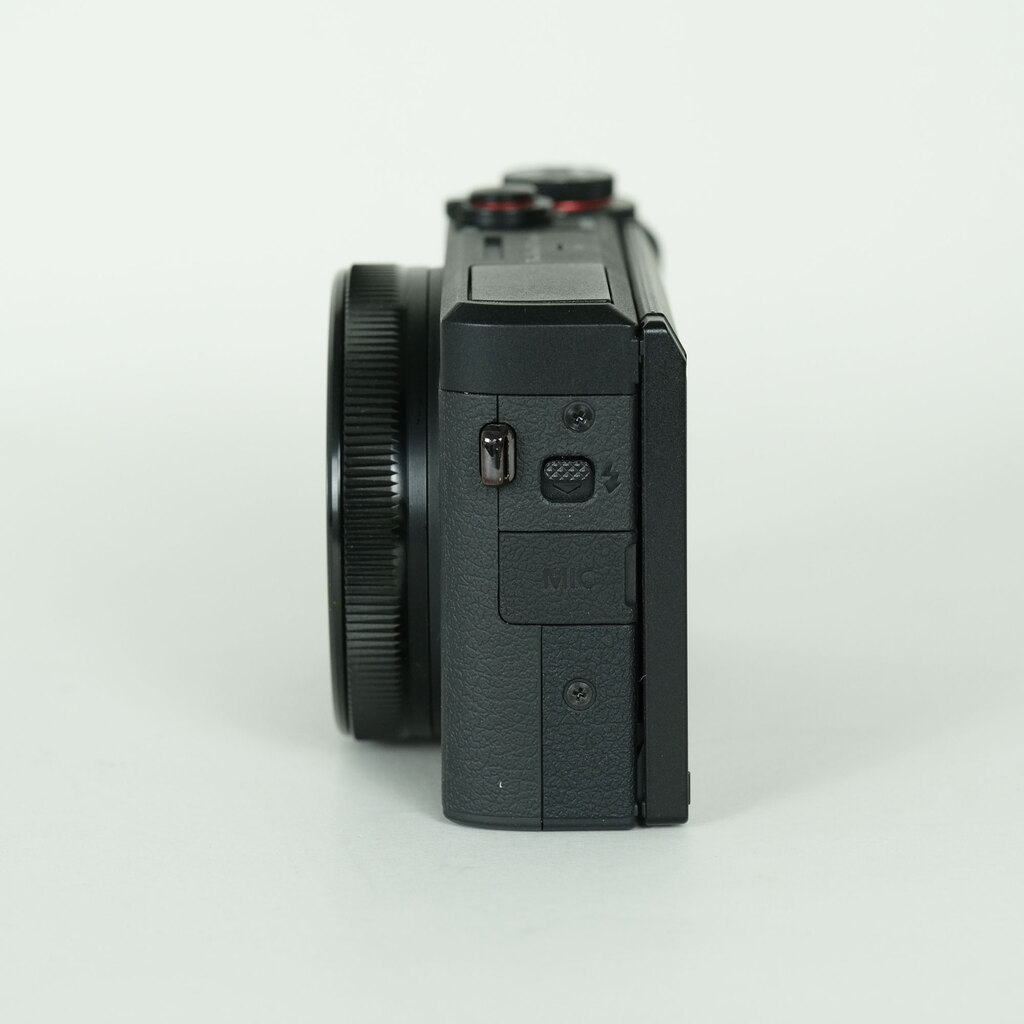 Canon PowerShot G7X Mark III �u���b�N