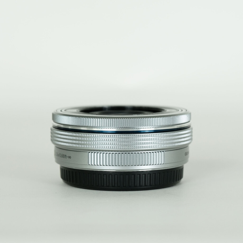 OLYMPUS M.ZUIKO DIGITAL ED 14-42mm F3.5-5.6 EZ シルバー OLYMPUS M.ZUIKO DIGITAL ED 14-42mm F3.5-5.6 EZ シルバー