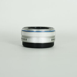 OLYMPUS M.ZUIKO DIGITAL 17mm F2.8 シルバー